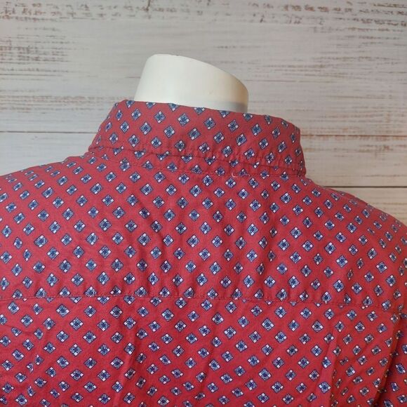 American Eagle Outfitters Red Patterned Casual Button Down Shirt - Picture 6 of 14